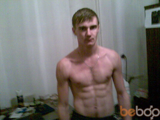  ,   Kolya, 32 ,   