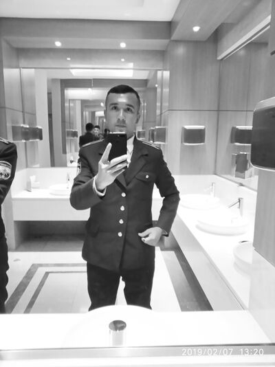  ,   Zuhriddin, 32 ,   ,   , c , 