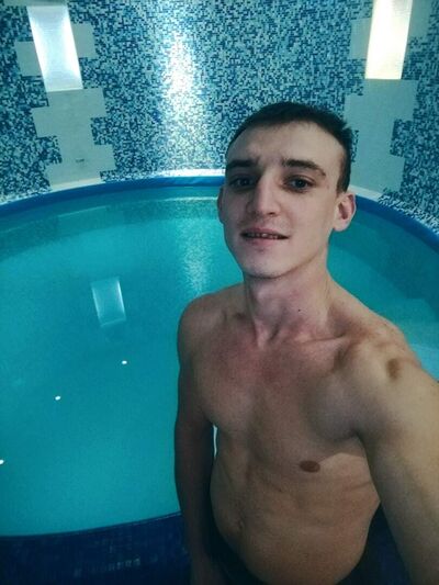  ,   Alex, 26 ,   ,   , c , 