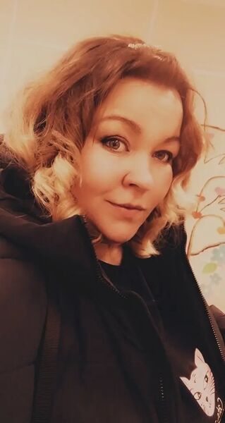  ,   Marina, 40 ,   c 