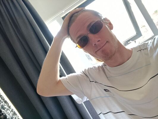  Bergen op Zoom,   Viktor, 24 ,   ,   