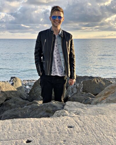  ,   Denis, 29 ,   ,   