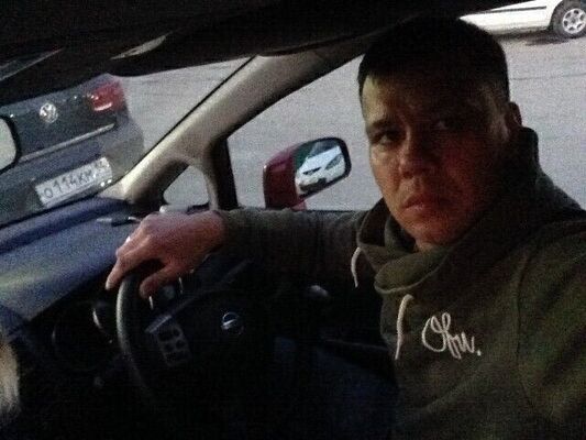  ,   Den, 37 ,   ,   