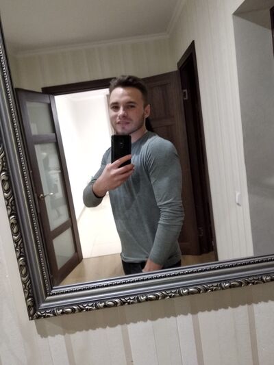 ,   Artur, 27 ,  