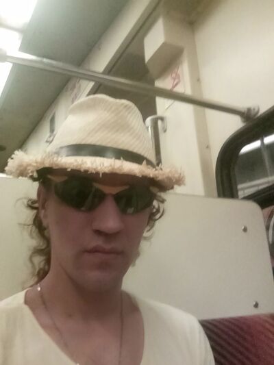  ,   Nik, 45 ,   