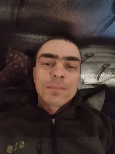  ,   Nik, 40 ,   ,   