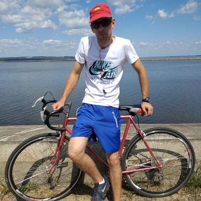  ,   Anton, 33 ,     , c 