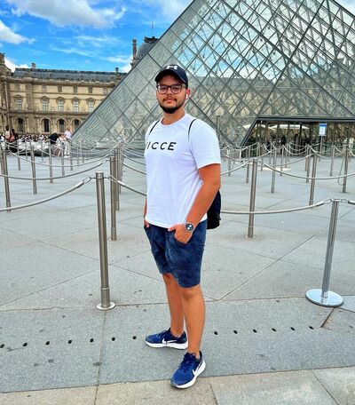  ,   George, 29 ,   ,   