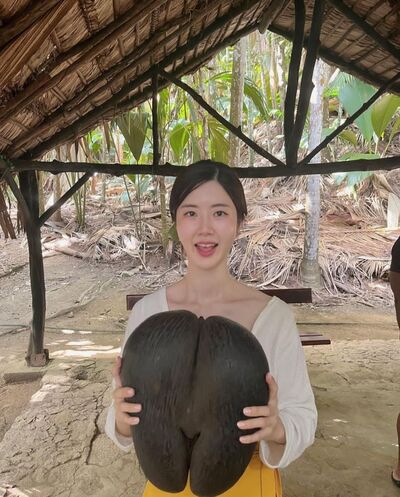  ,   Mandy, 33 ,   ,   