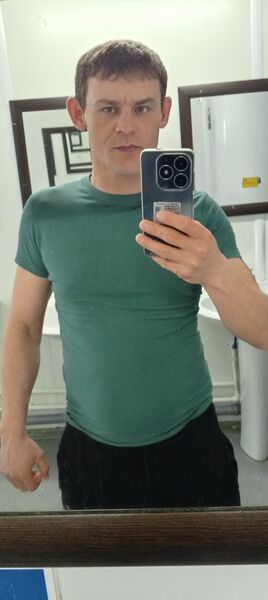  ,   Artem, 36 ,  
