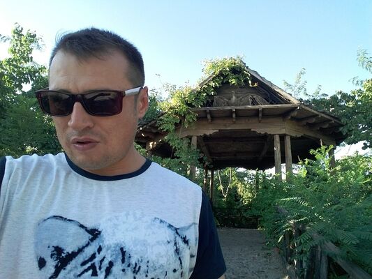 ,   IKROM, 44 ,   