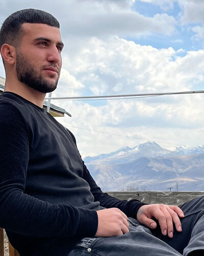  ,   Hovo , 27 ,   ,   