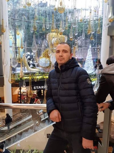  ,   Serj, 39 ,   ,   