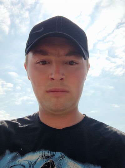  ,   Viktor, 28 ,   , 