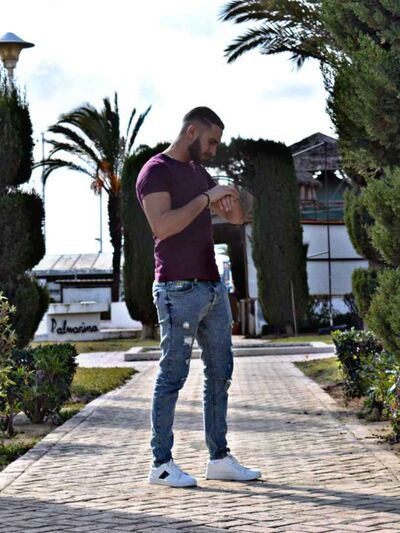  ,   Ahmed DR, 30 ,   ,   