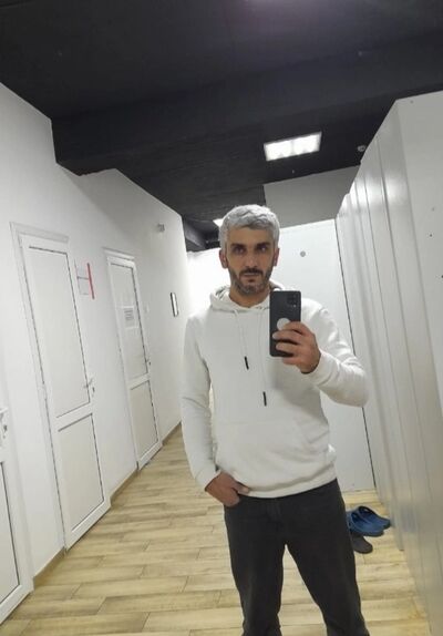  ,   Mario, 38 ,   ,   