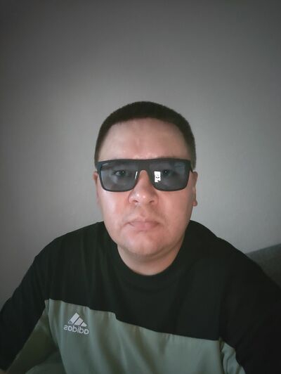  ,   Denis, 38 ,   ,   