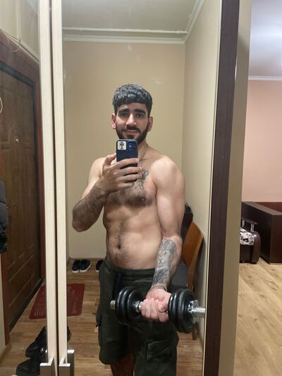  ,   Arman, 29 ,   ,   