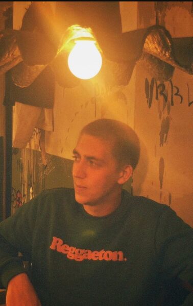  ,   Artyom, 26 ,   ,   , c , 