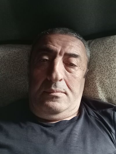  ,   Nik, 60 ,   ,   