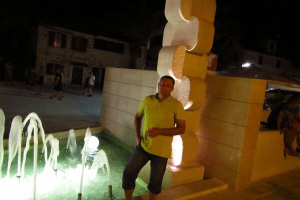  ,   Tolik, 47 ,  