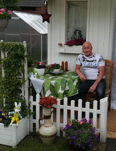  Dinklage,   Victor, 61 ,   c 