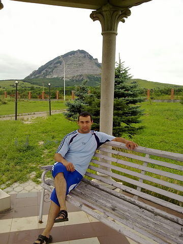   ,   Gurgen, 42 ,  