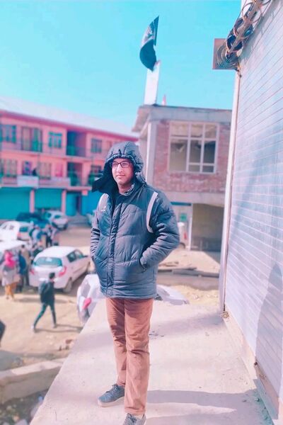  -,   Yaam, 43 ,     , c 