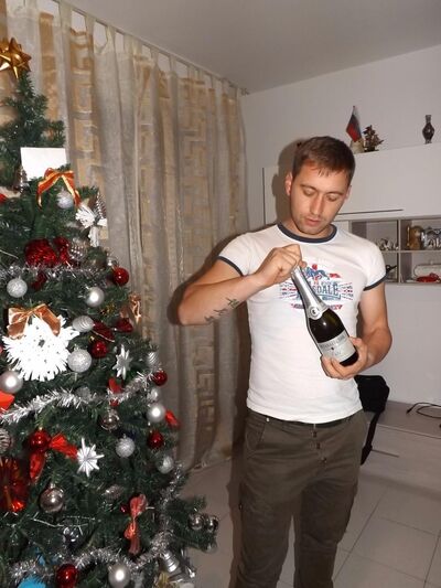  ,   Denis, 39 ,   ,   , c 