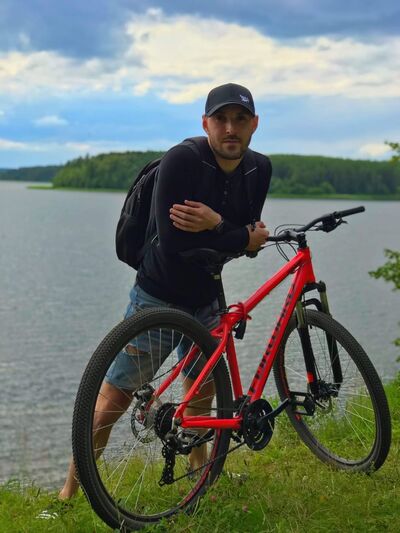  ,   Albert, 27 ,   ,   