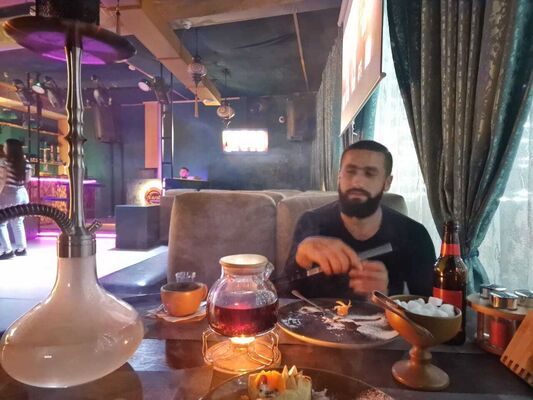  ,   Armen, 34 ,   ,   