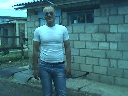  ,   Viktor, 38 ,   