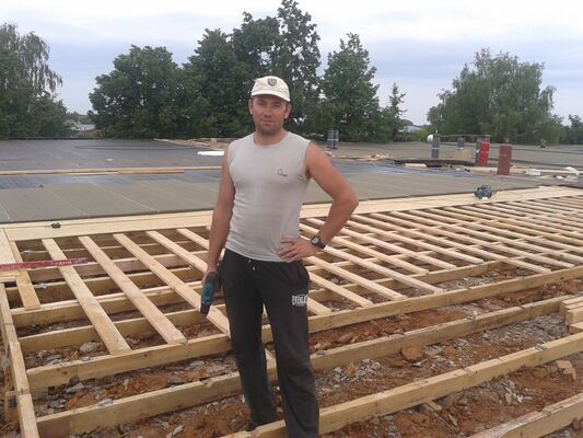  ,   Mihail, 45 ,   