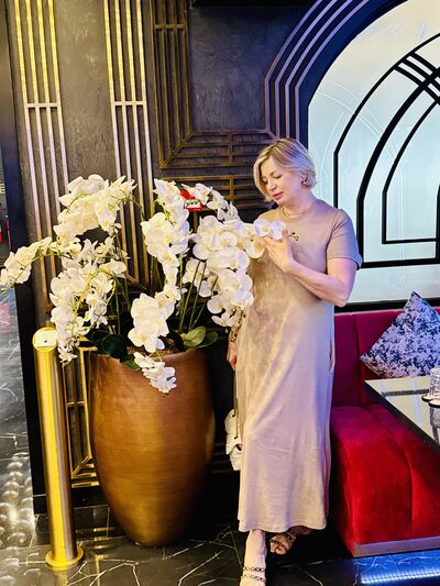  ,   Tatiana, 41 ,   c 
