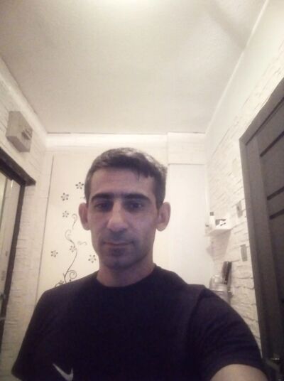  ,   Levon, 40 ,   ,   