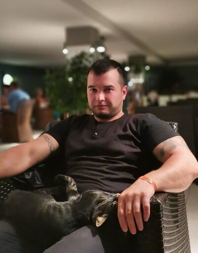  ,   Artur, 38 ,  