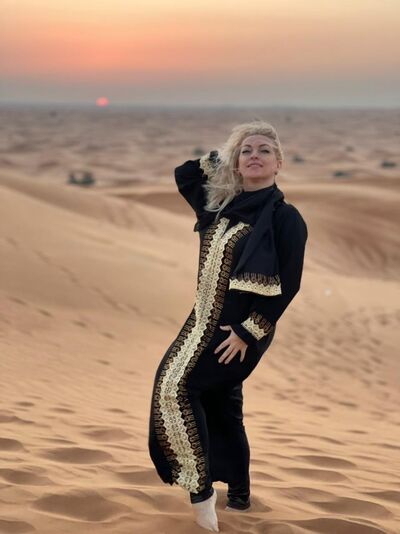  ,   Elena, 35 ,   c , 