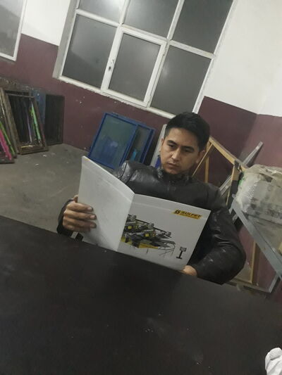  ,   Zahr, 32 ,   