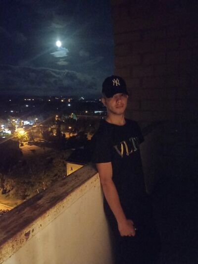  ,   Denis, 21 ,   ,   , c 