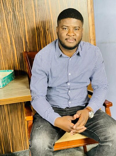   ,   Cyril, 37 ,   ,   