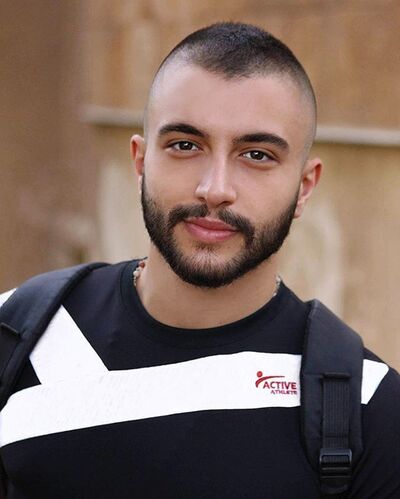  -,   Elia, 25 ,   ,   