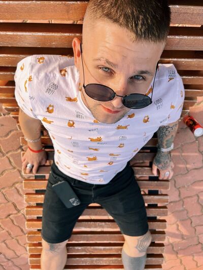  ,   Vladimir, 32 ,   ,   