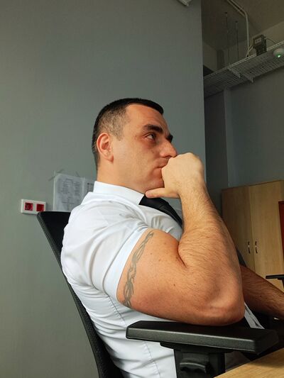  ,   Emil, 39 ,   ,   , c , 