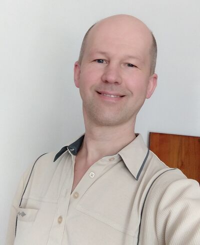  ,   Ihor, 49 ,   c 