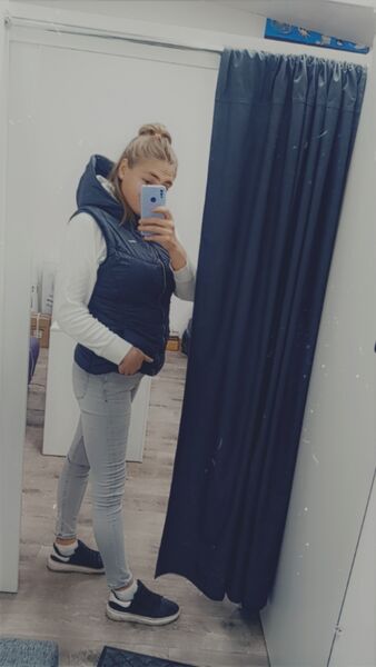  ,   Marina, 29 ,  