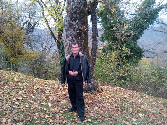  ,   Ioska, 49 ,   