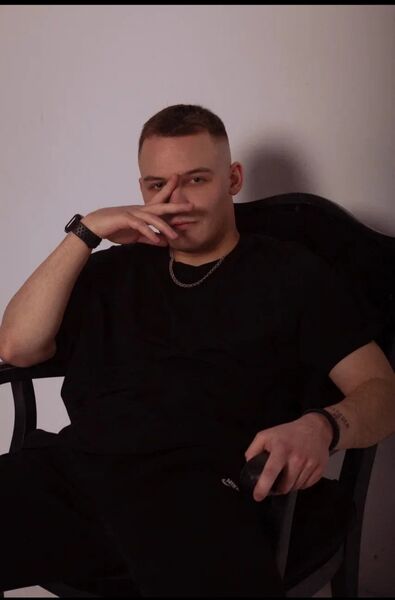  ,   Vladislav, 28 ,   ,   