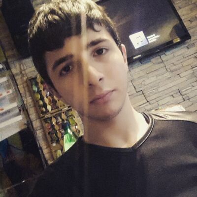  ,   Artur, 28 ,   