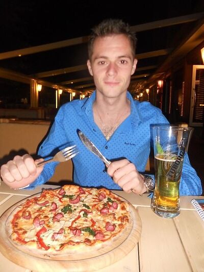  ,   Sergiu, 32 ,     , c 