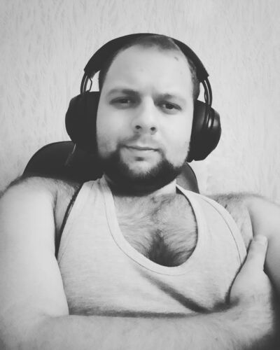  ,   Nikoloz, 32 ,   